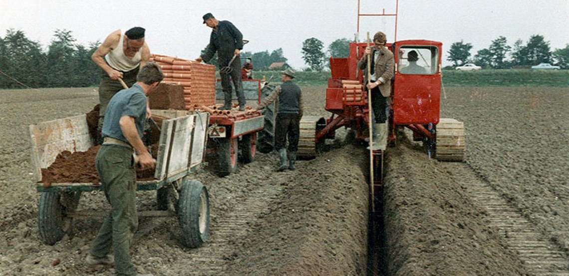 Early Mastenbroek trenching machine in operation on UK field